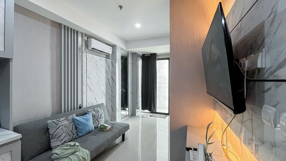 Nice and Comfortable 2BR Apartment at Daan Mogot City - Tap to explore photos