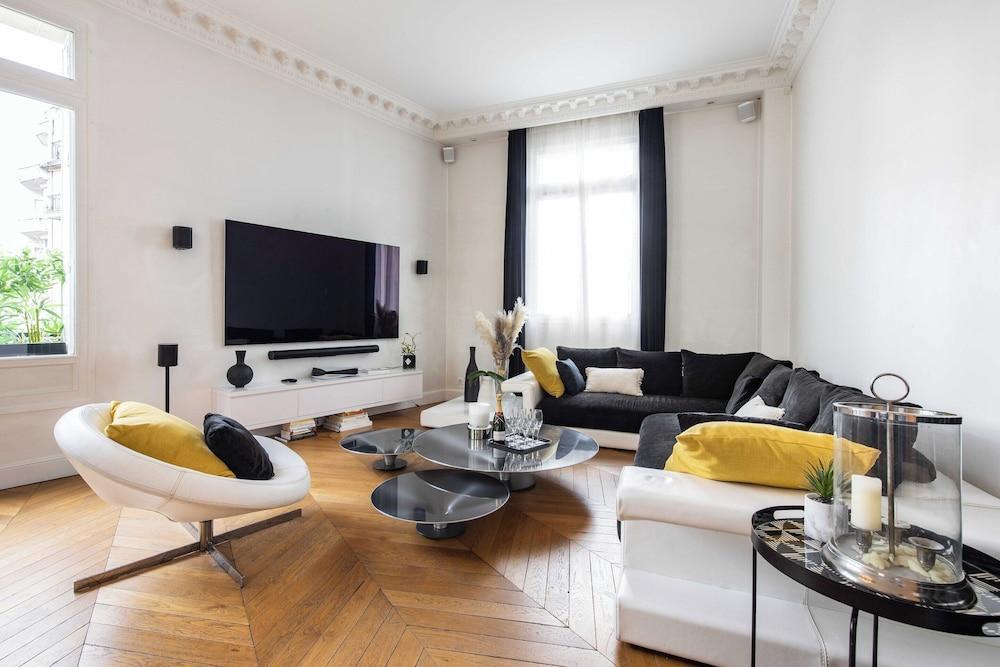 Luxury Apartment - 5bd/10p - Passy/trocadero - Tap to explore photos