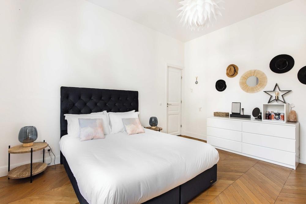Luxury Apartment - 5bd/10p - Passy/trocadero - Tap to explore photos