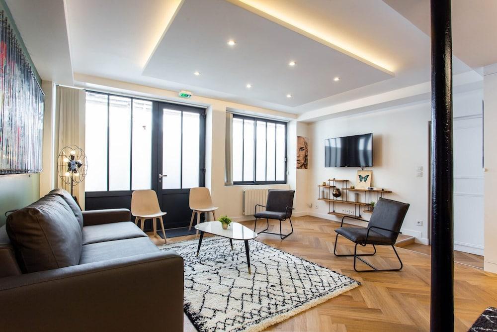 Stunning Apartment - 3br/10p - Bastille/voltaire - D - Tap to explore photos