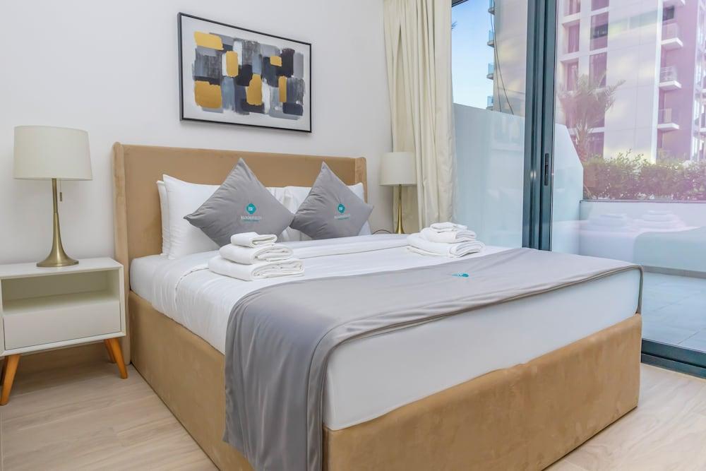 Bloomfields Stylish 1BR In Riviera - Tap to explore photos
