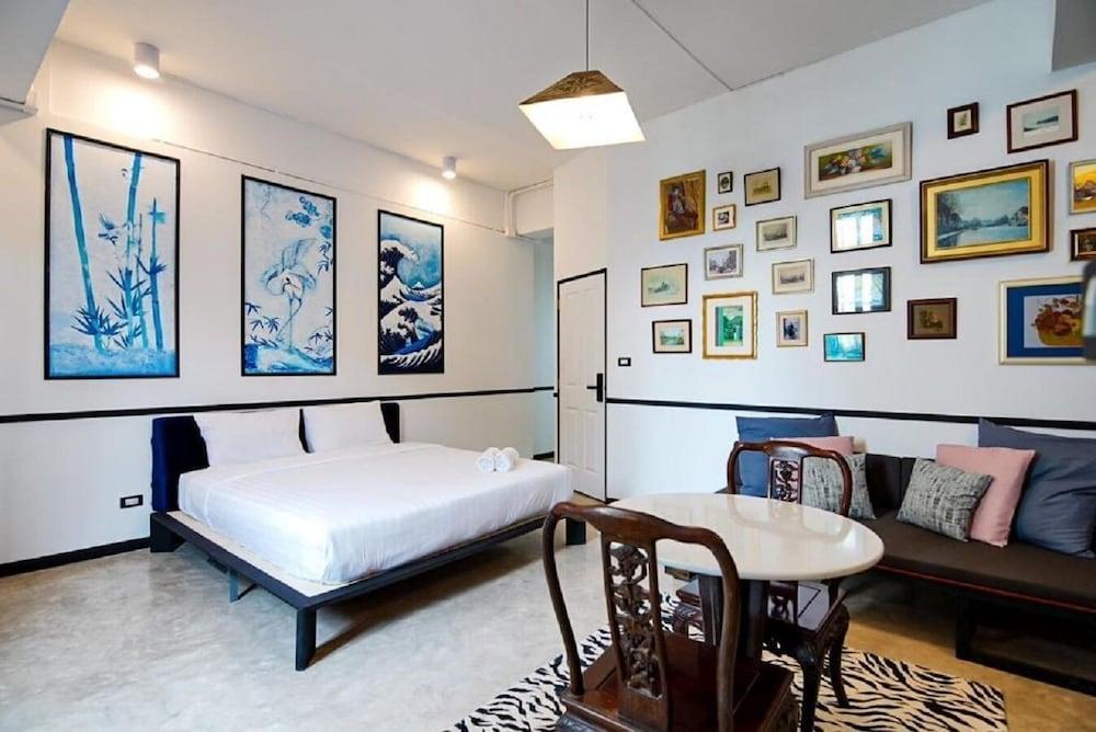 The Character Yaowarat Room Type - Deluxe Studio Suite, City View