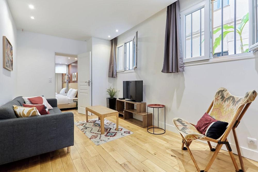 Superb Apartment - Beaubourg - Le Marais - Tap to explore photos