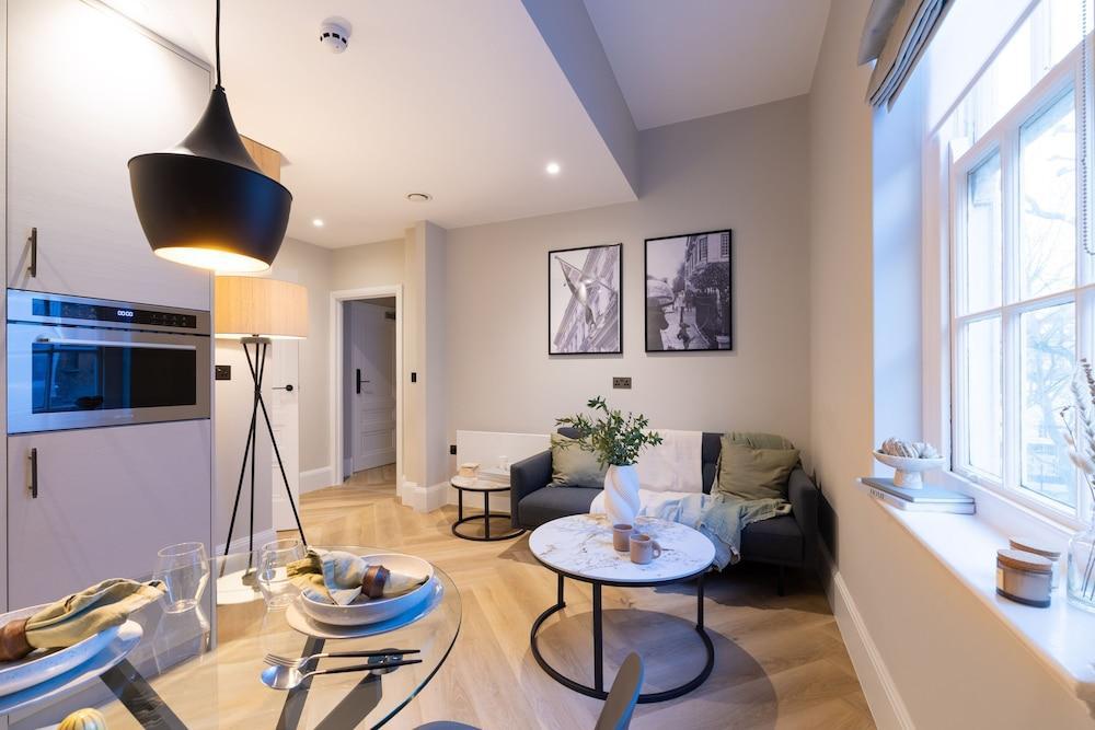 Smart Stays Suites in Sloane Square Room Type - House, Smoking