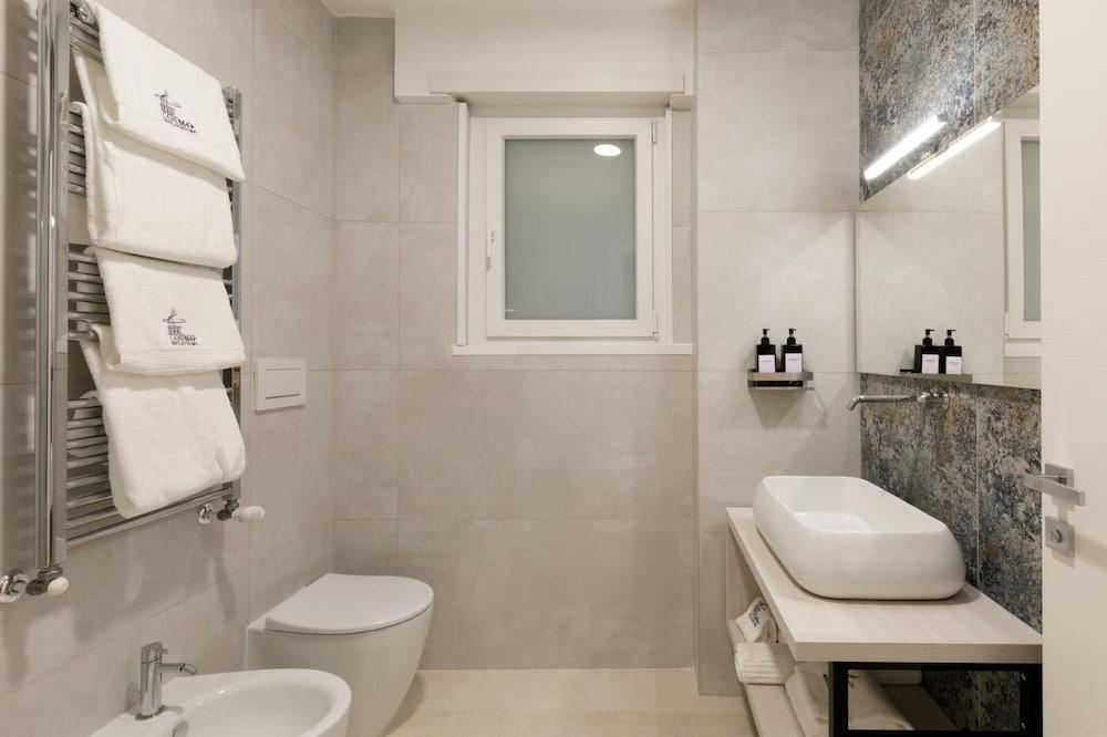 Cosmo Vatican Rooms - Tap to explore photos