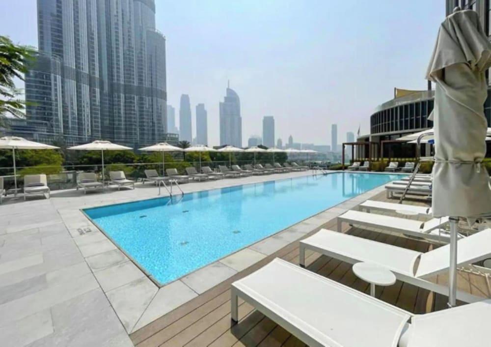 Maison Privee - Fabulous Apt w/ Sensational Burj Khalifa Views - Tap to explore photos