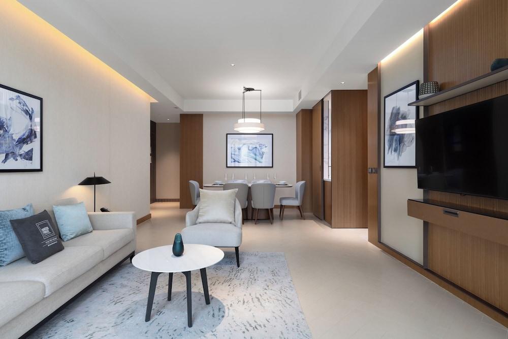 Maison Privee - Fabulous Apt w/ Sensational Burj Khalifa Views - Tap to explore photos