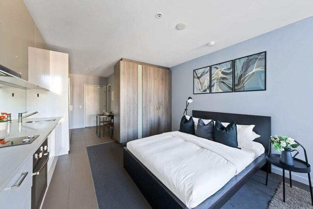 Cozy Studio Retreat by Southern Cross Station Room Type - Apartment (0 Bedroom) Cozy Studio Retreat by Southern Cross Station Room Type - Apartment (0 Bedroom)