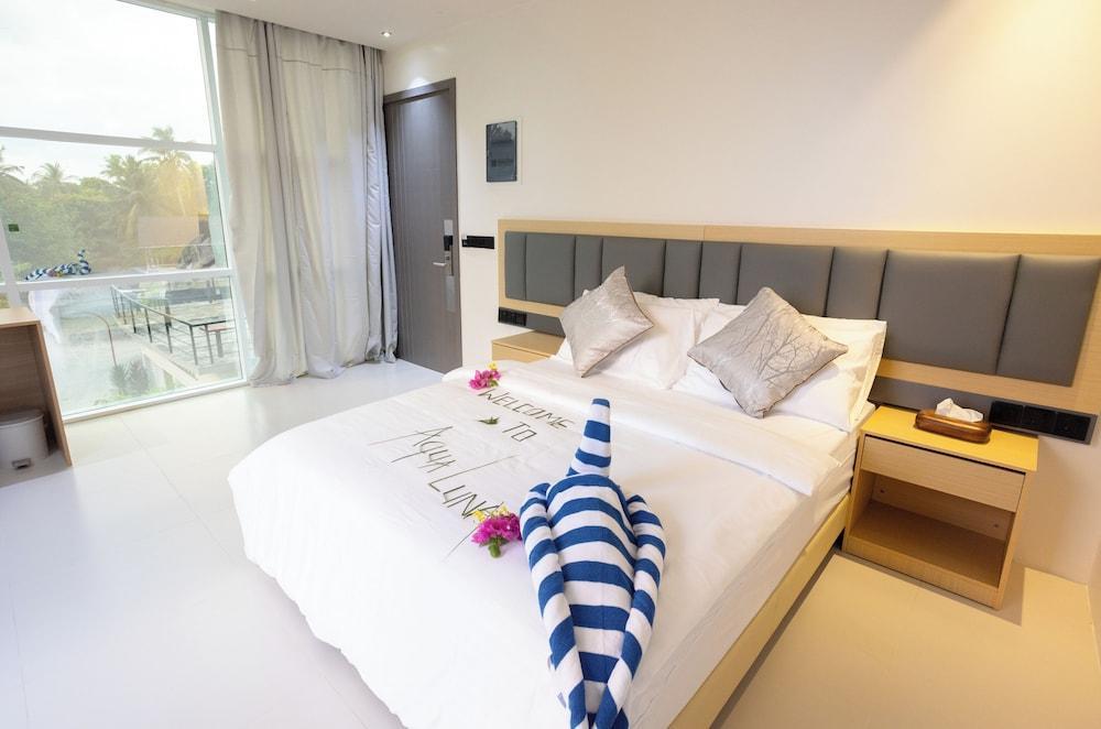 Aqua Luna Dhangethi Room Type - Superior Double Room