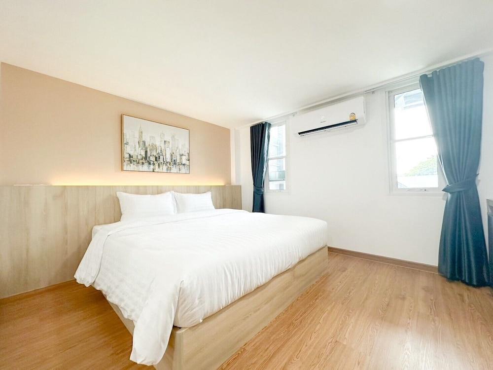 H-Banaat Hotel Room Type - Deluxe Room