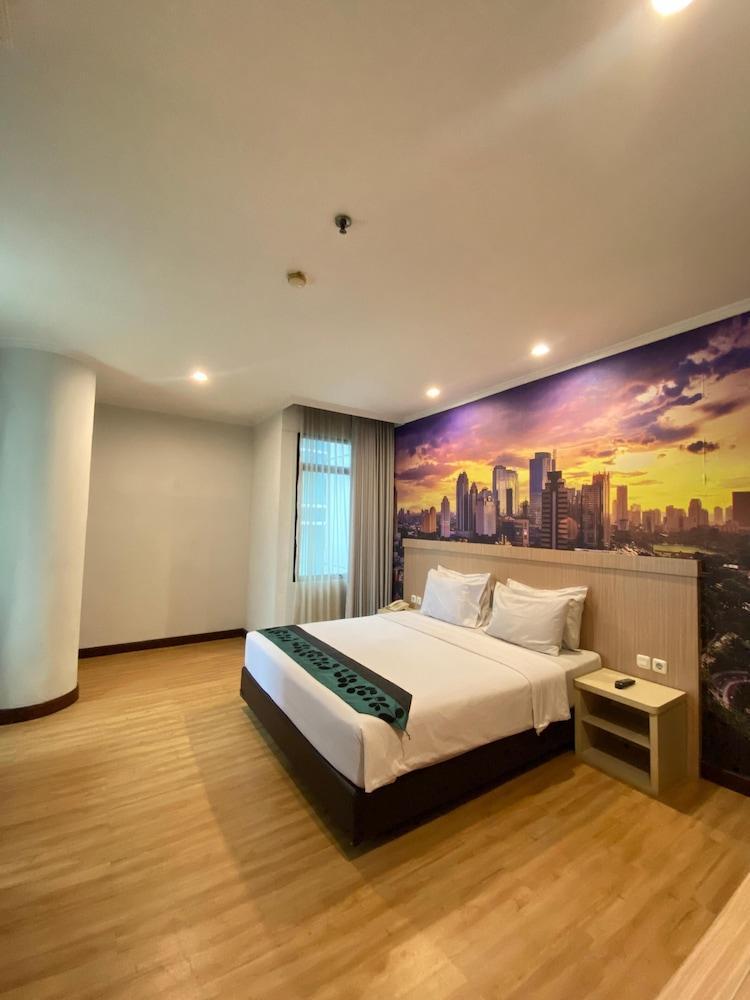 GiiA Sanno Hotel Pluit Jakarta Room Type - Deluxe Double Room, City View