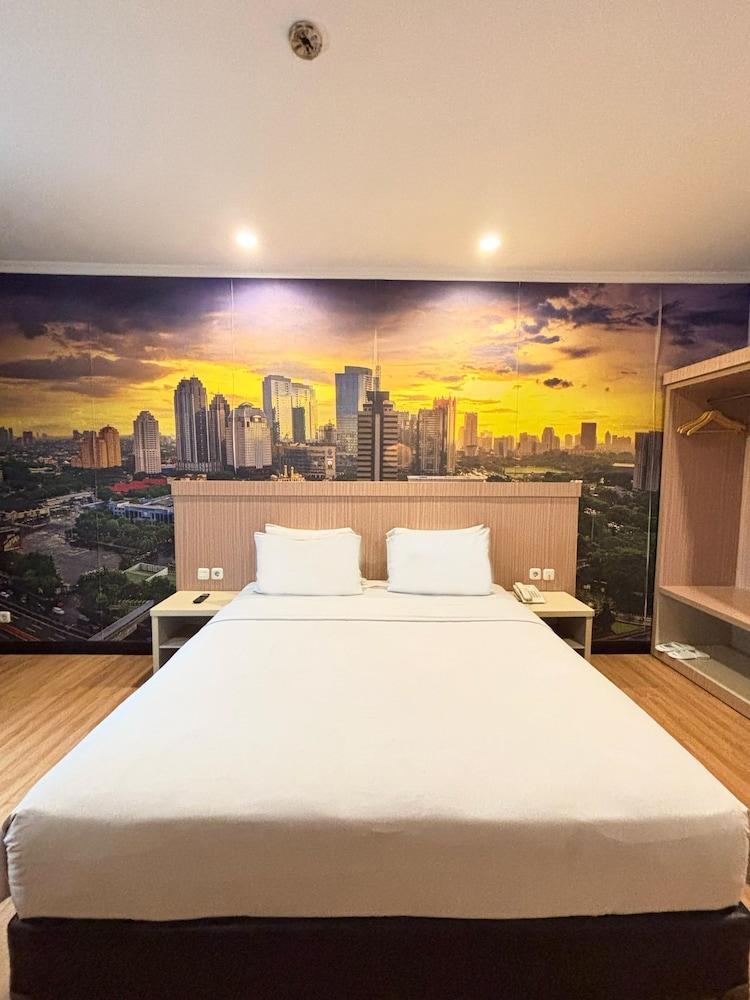 GiiA Sanno Hotel Pluit Jakarta - Tap to explore photos