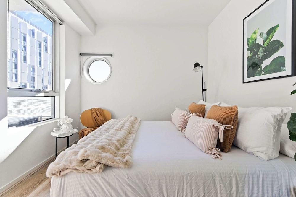 Stylish 2BR Apt Steps From Vic Market With Parking - Tap to explore photos
