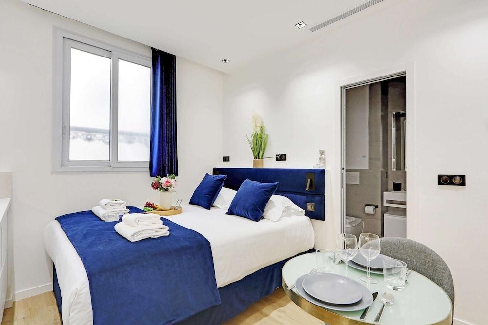 Modern Studio With AC in the Heart of Paris
