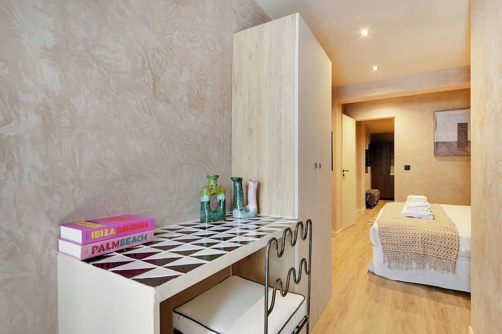 Exceptional 2br/6p Apartment - Caire / Montorgueil - Tap to explore photos