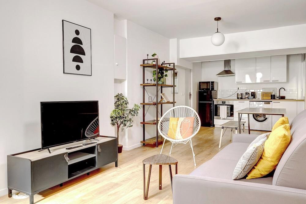 Appartement Rue des ardennes - Tap to explore photos