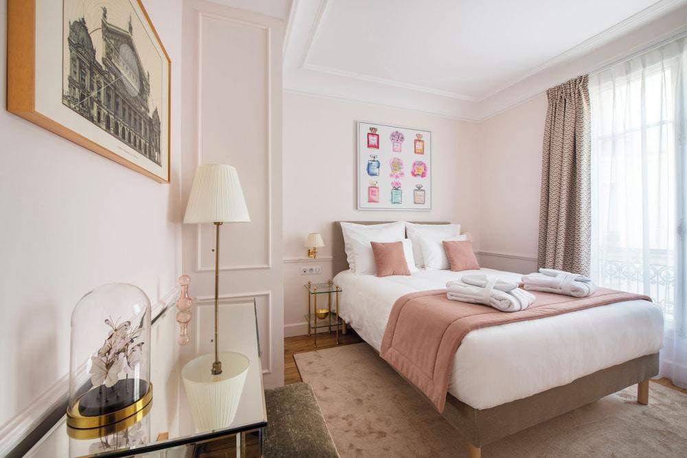 LE BEAU MARAIS Room Type - Deluxe Apartment, 2 Bedrooms (PINK QUARTZ) LE BEAU MARAIS Room Type - Deluxe Apartment, 2 Bedrooms (PINK QUARTZ)