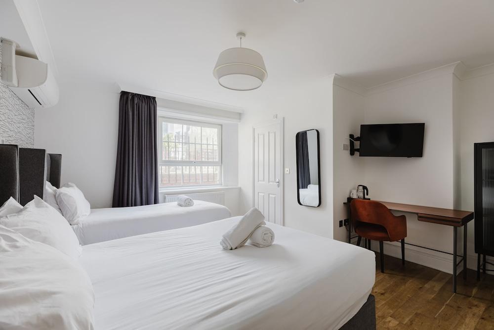 Camden Road Hotel Room Type - Double Room, Ensuite (with-Extra-Bed)