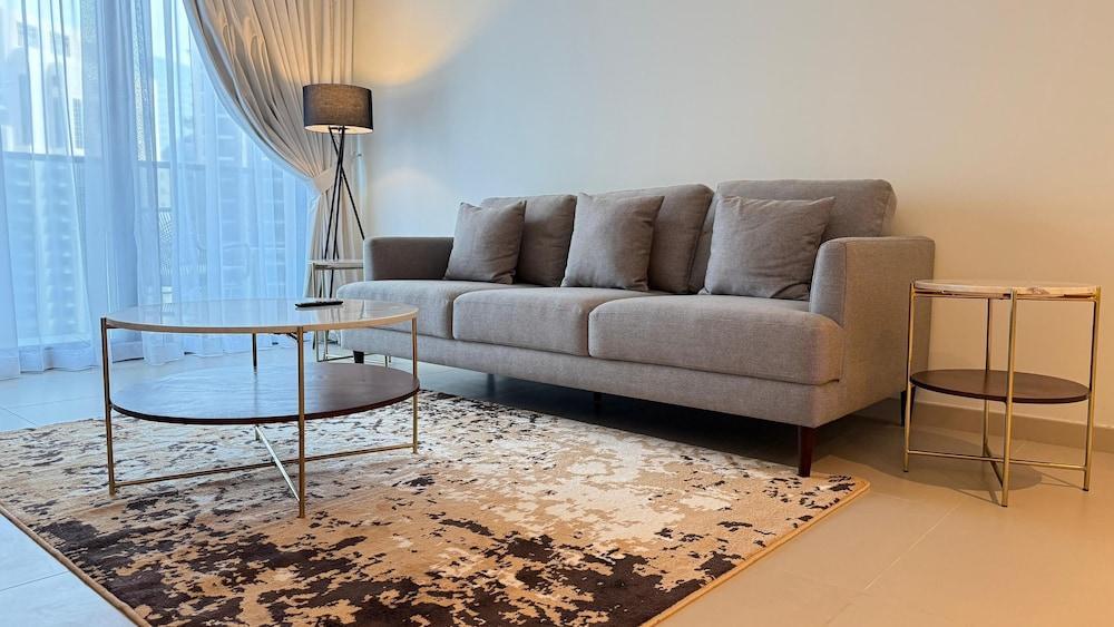 Premium 2bed Apartment In Downtown Act1 Tower