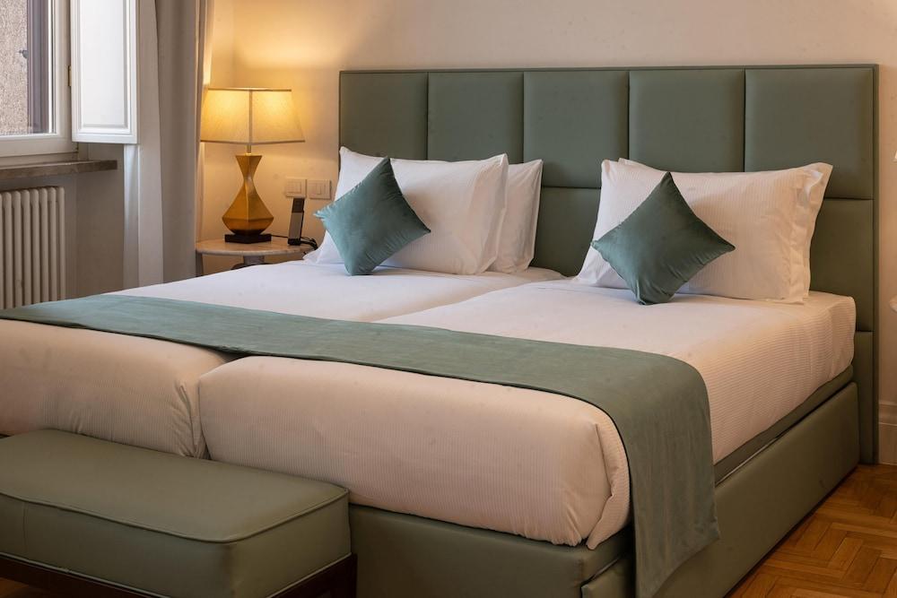 AGH Babuino Room Type - Deluxe Suite, Courtyard View AGH Babuino Room Type - Deluxe Suite, Courtyard View