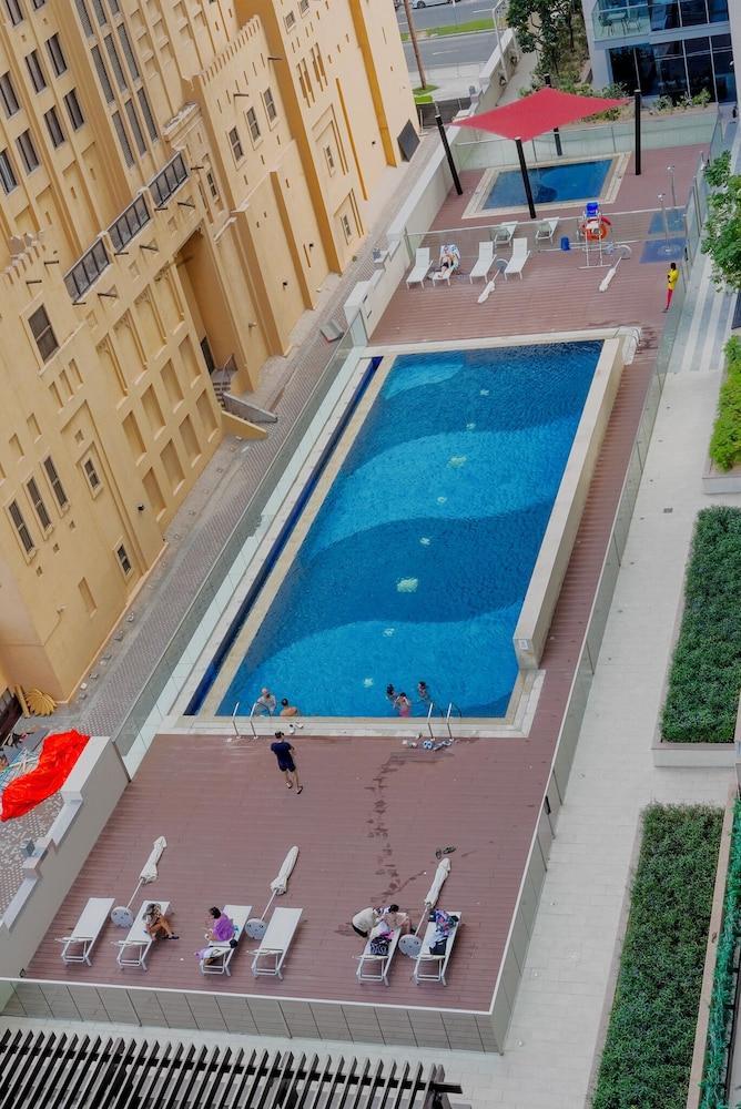 Bellevue Residences - Downtown Dubai - Tap to explore photos