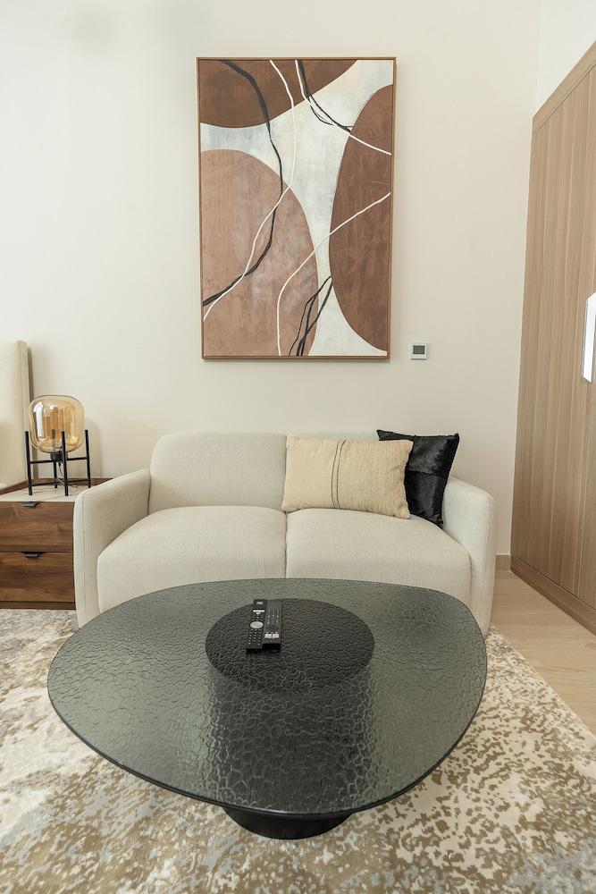 Nasma Holiday Homes - Azizi Riviera 6 - Tap to explore photos