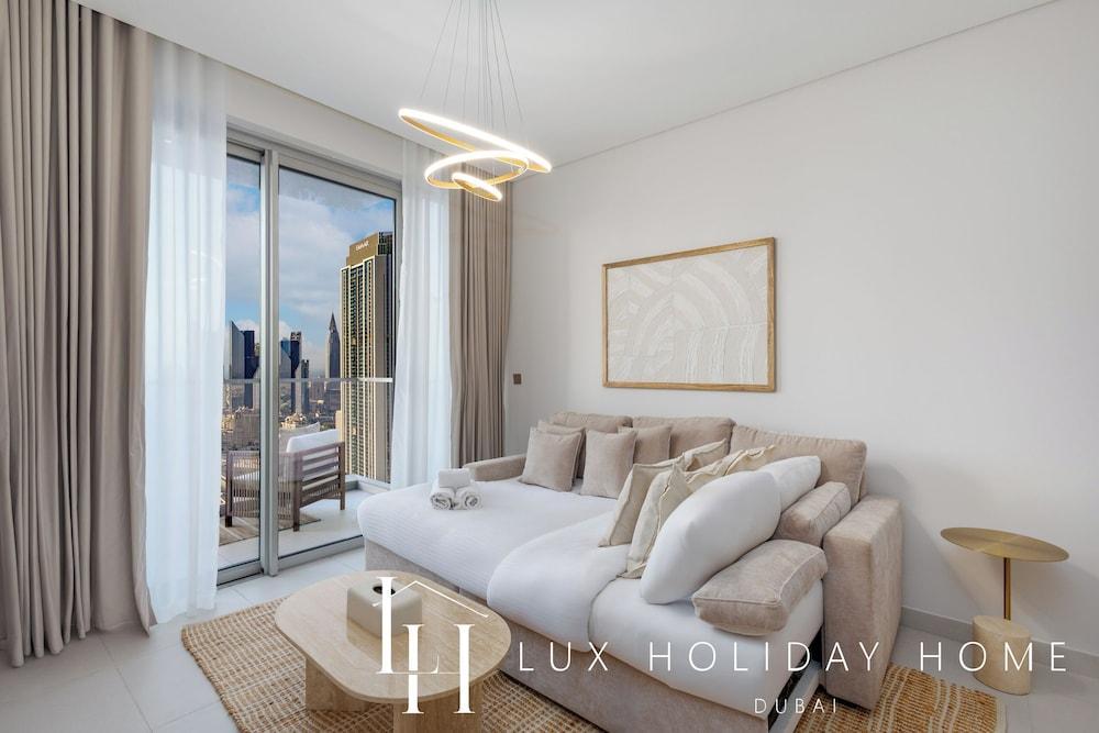 LUX The Vida Burj Khalifa View Suite - Tap to explore photos