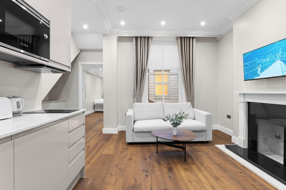 Grove Heights Notting Hill Room Type - Deluxe Apartment (Apartment 1 (1 Bedroom & Sofa Bed))