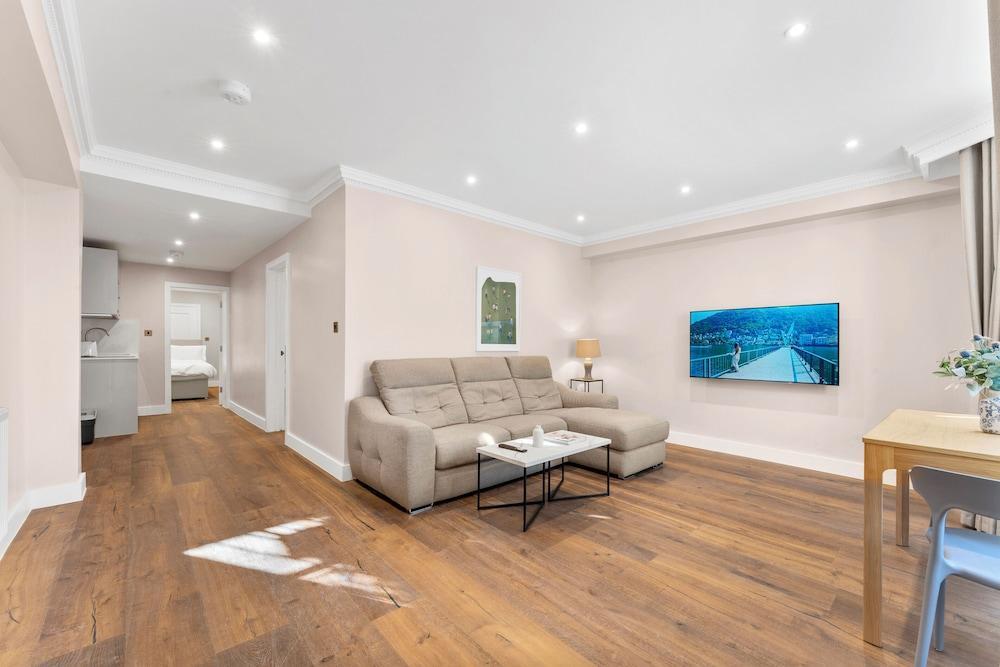 Grove Heights Notting Hill Room Type - Apartment 9 (2 Bedrooms) Grove Heights Notting Hill Room Type - Apartment 9 (2 Bedrooms)