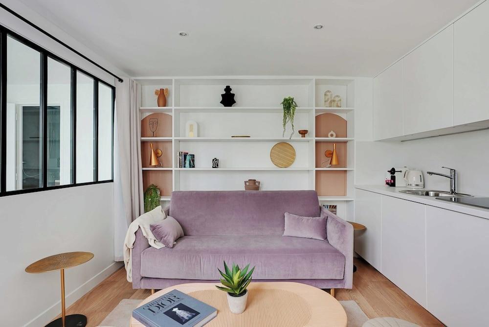 Magnificent Apartment in Les Halles - Tap to explore photos