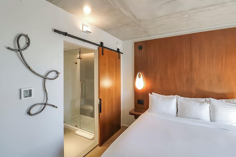 The Merchant Hotel Lower East Side Room Type - High Floor City View King