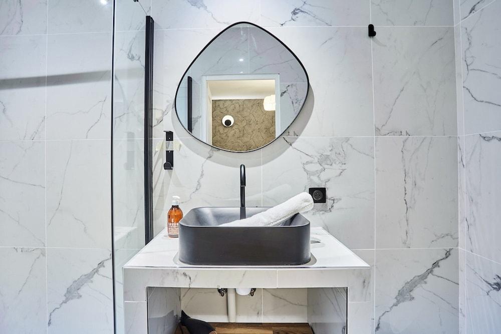 Superb Studio in the Center of Paris/opera - Tap to explore photos