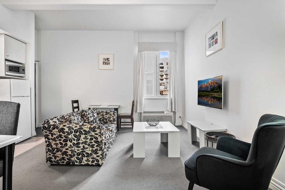 Bright 1-bed Apartment Steps From Collins Street - Tap to explore photos