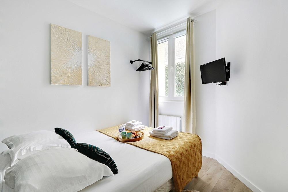 Chic Apartment With Garden -2br/6p- Saint-lambert - Tap to explore photos