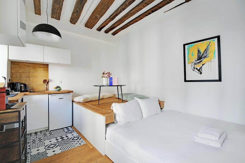 Classy Studio Loft - Marais Bastille - Tap to explore photos
