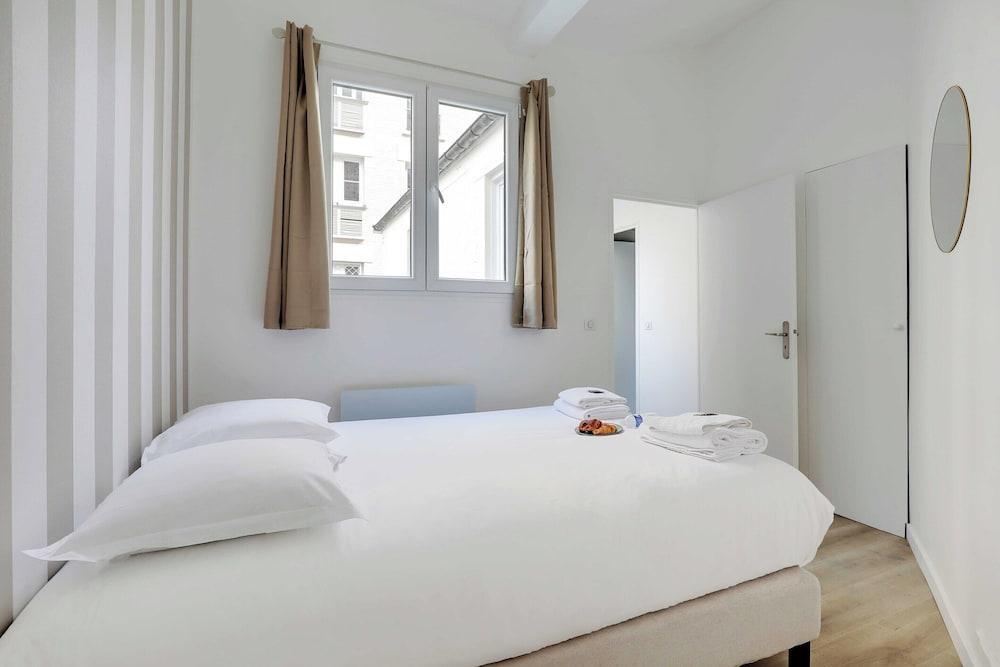 Intimate Apartment - 1br/4p - Saint-lambert - Tap to explore photos