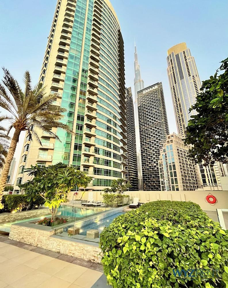 WYZ RENT|Upscale 1BR Loft Walk to Burj & Mall - Tap to explore photos