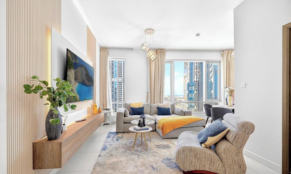 WYZ RENT|Upscale 1BR Loft Walk to Burj & Mall - Tap to explore photos