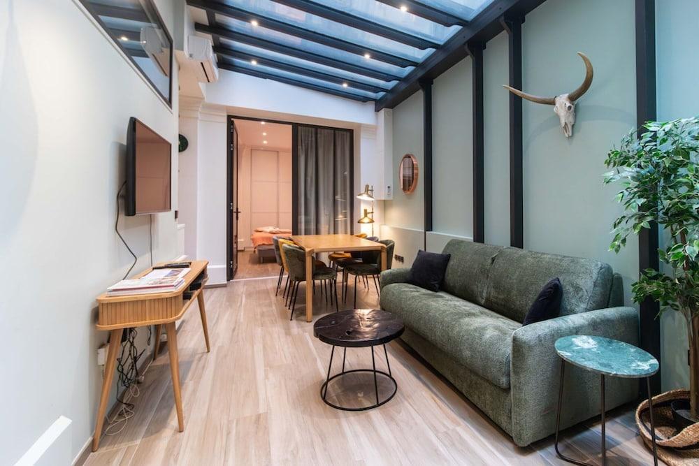 Sublime AC Apartment 3 Bedrooms Saint Germain - Tap to explore photos