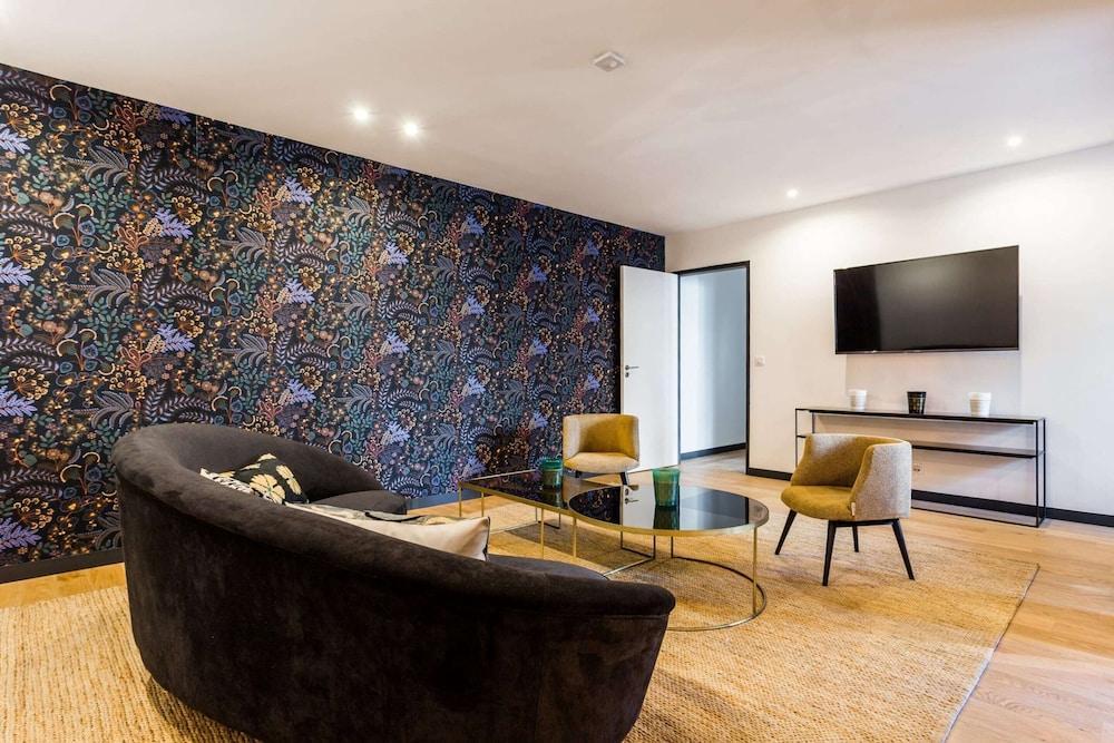 Modern Apartment - 2br/4p - Faubourg-du-roule - Tap to explore photos