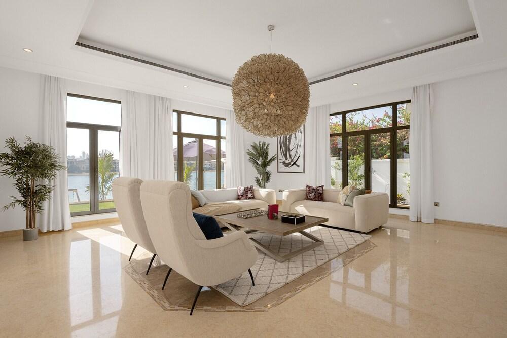 Beachfront Signature Villa - Mint Stay - Tap to explore photos