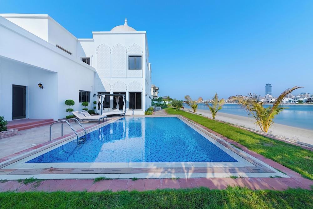 Beachfront Signature Villa - Mint Stay - Tap to explore photos