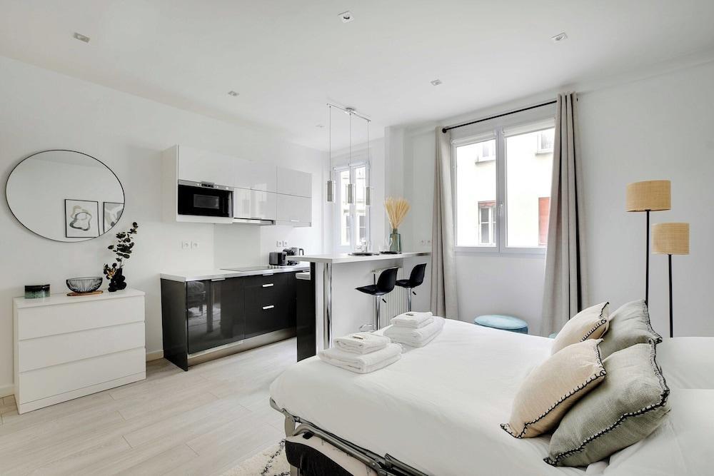 Magnificent Studio - 2P - Ternes/arc de Triomphe - Tap to explore photos
