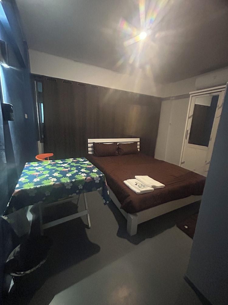 Capricorn Hostel - Tap to explore photos