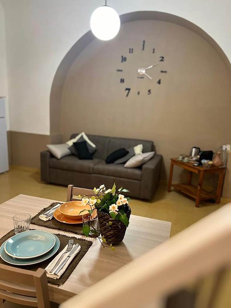 Sapri Apartment - Castro Pretorio by Ghor - Tap to explore photos