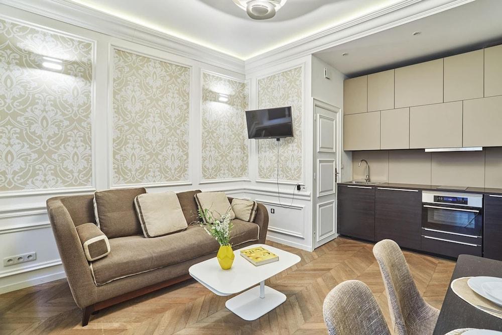 Superb Apartment Louvre Saint Honorer - Tap to explore photos