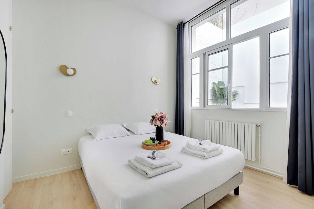 Magnificent Apartment - 2br/6p - Beaugrenelle - Tap to explore photos