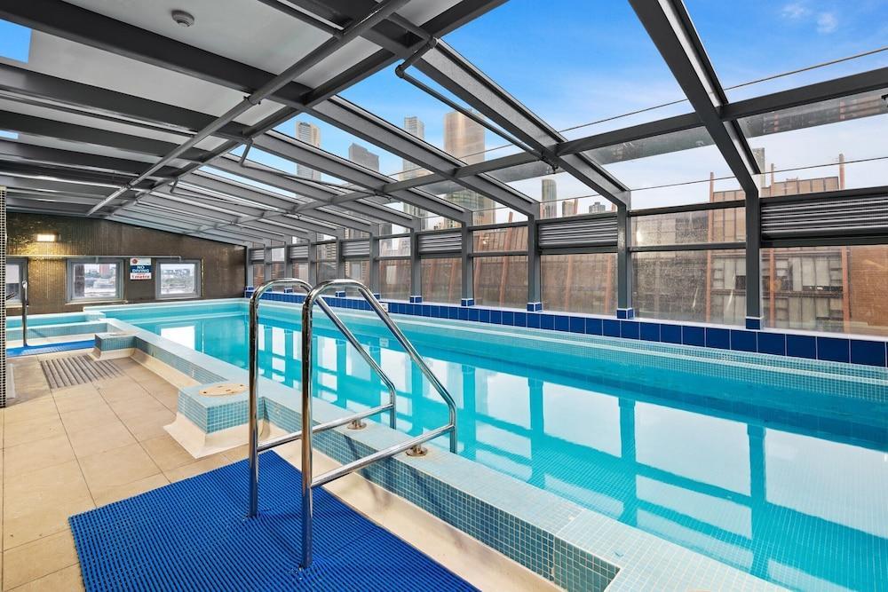 Central 2-bed Apartment With Parking, - Tap to explore photos