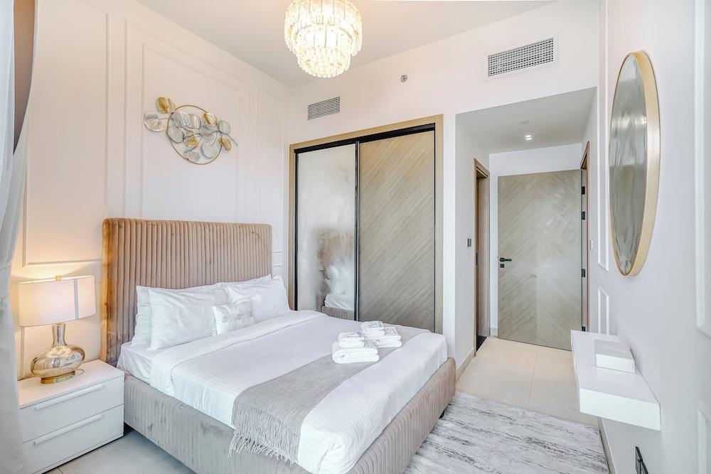 PVH - Exquisite 1BR - Binghatti Canal
