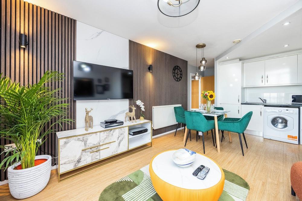 Hide Out Two Bed Apartment at ExCeL - Tap to explore photos